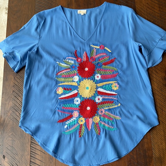 Layerz Clothing Embroidery Floral V - Neck Summer - Picture 9 of 12